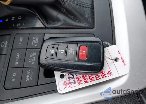 2021 Toyota Rav4 Xle z USA, uszkodzony, nr VIN 2T3P1RFV7MW154418